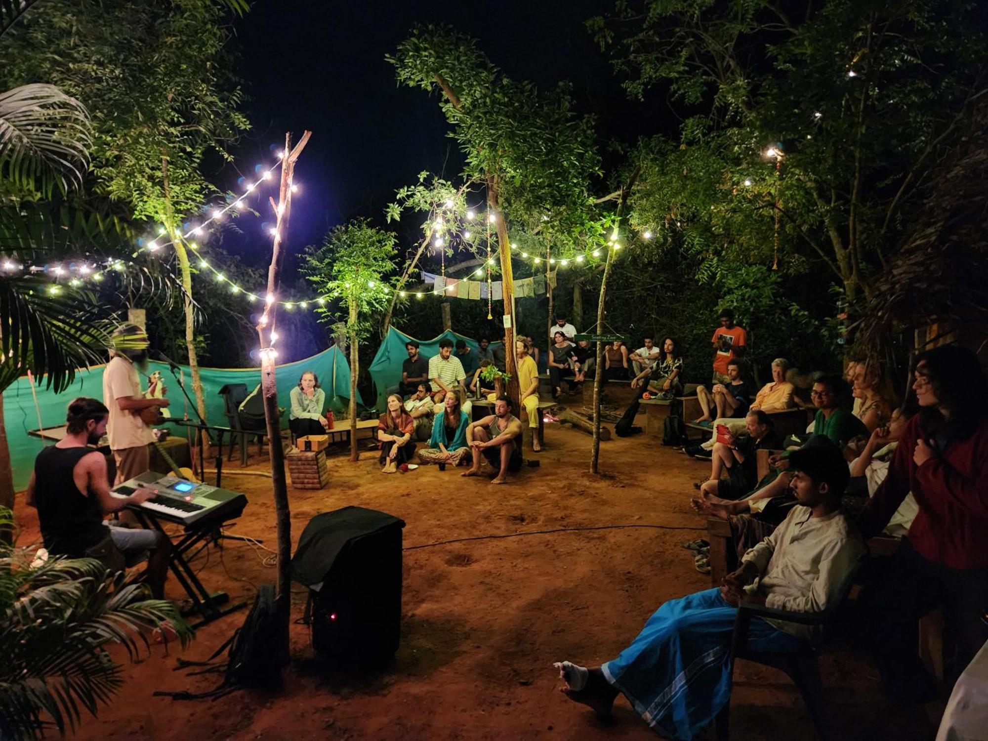 Nebula Nest Cafe & Hostel Auroville Esterno foto