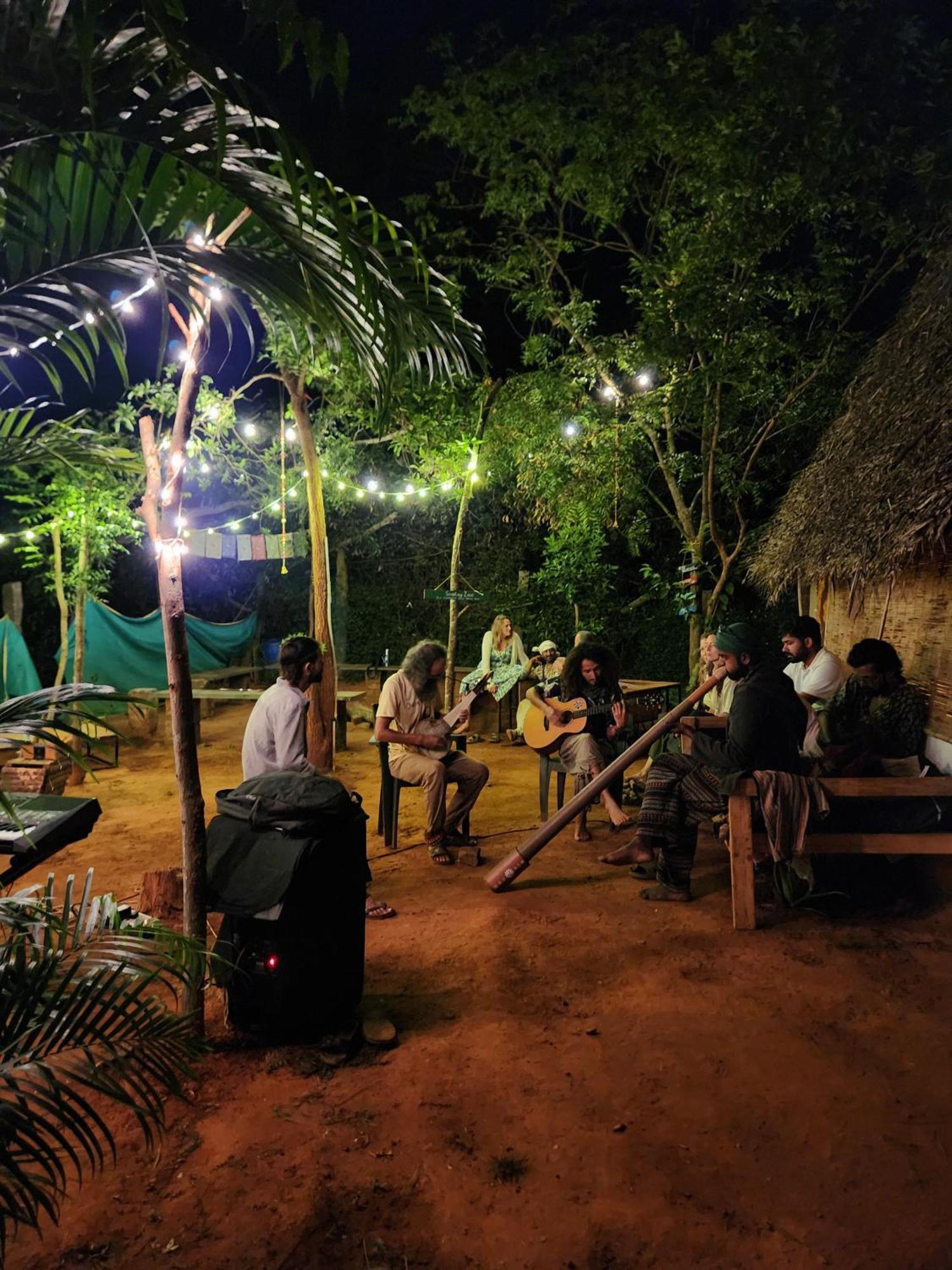 Nebula Nest Cafe & Hostel Auroville Esterno foto
